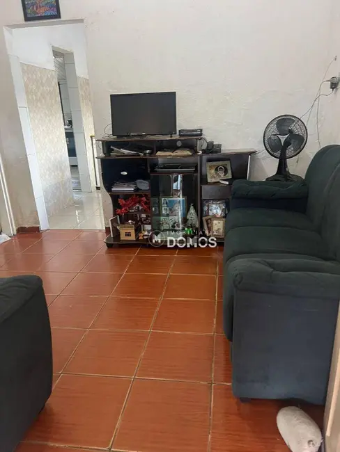 Foto 2 de Casa com 2 quartos à venda, 300m2 em Guaratingueta - SP