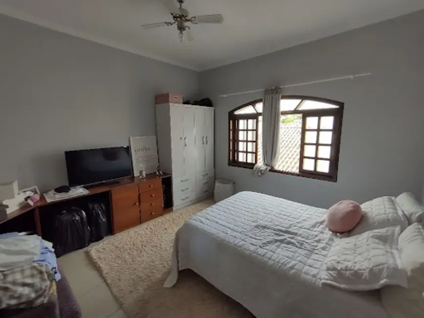 Foto 9 de Casa com 4 quartos à venda, 300m2 em Portal das Colinas, Guaratingueta - SP