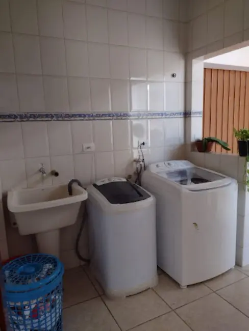 Foto 3 de Casa com 4 quartos à venda, 300m2 em Portal das Colinas, Guaratingueta - SP