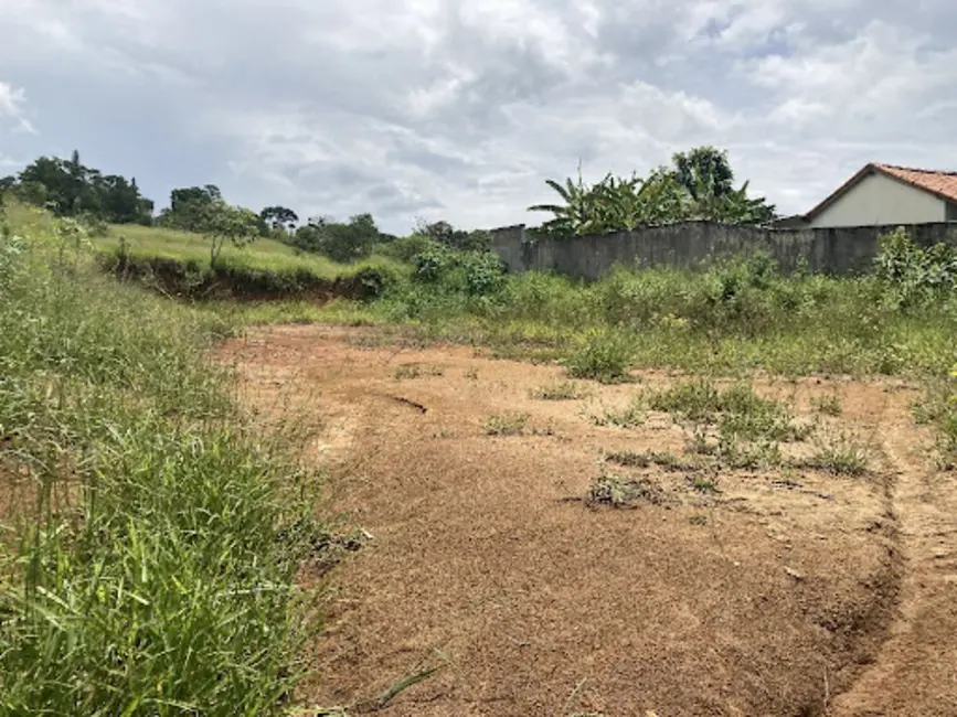 Foto 3 de Terreno / Lote à venda, 1000m2 em Guaratingueta - SP