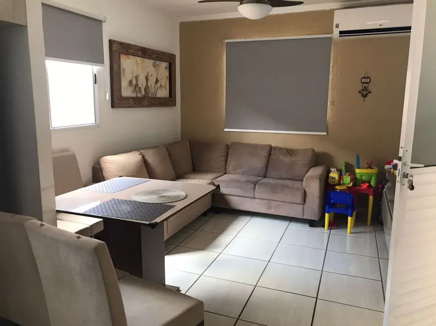Foto 8 de Casa de Condomínio com 2 quartos à venda, 125m2 em Jardim Aeroporto, Guaratingueta - SP