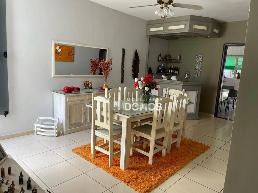 Foto 6 de Casa com 3 quartos à venda, 300m2 em Pedregulho, Guaratingueta - SP