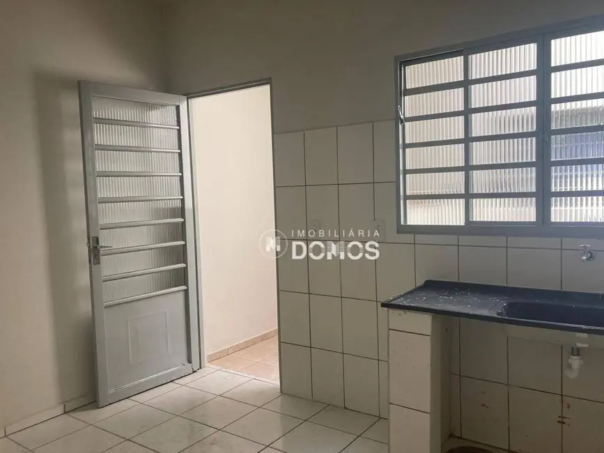 Apartamento com 2 quartos para alugar, 60m2 em Engenheiro Neiva, Guaratingueta - SP - imagem 3 Foto 3 de Apartamento com 2 quartos para alugar, 60m2 em Engenheiro Neiva, Guaratingueta - SP