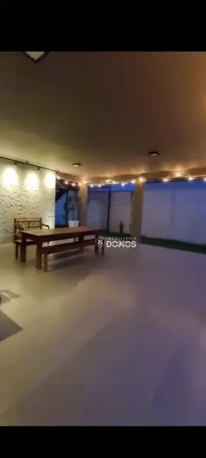 Foto 6 de Casa com 3 quartos à venda, 300m2 em Guaratingueta - SP