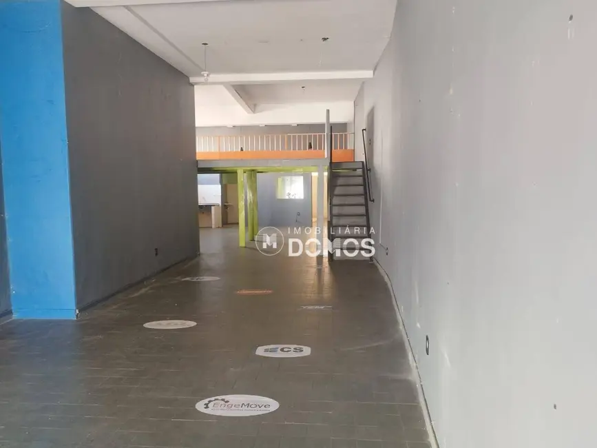 Loja para alugar em Centro, Guaratingueta - SP - imagem 5 Foto 5 de Loja para alugar em Centro, Guaratingueta - SP