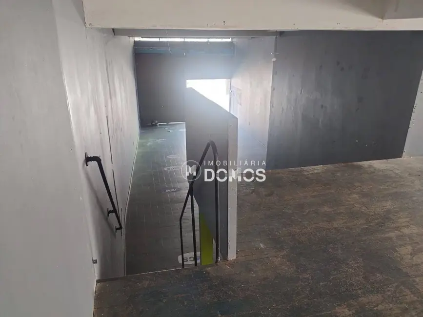 Loja para alugar em Centro, Guaratingueta - SP - imagem 9 Foto 9 de Loja para alugar em Centro, Guaratingueta - SP