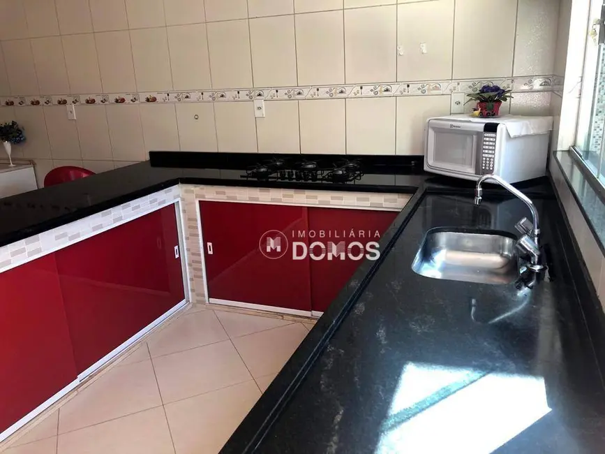 Foto 4 de Casa com 3 quartos à venda, 170m2 em Parque São Francisco, Guaratingueta - SP