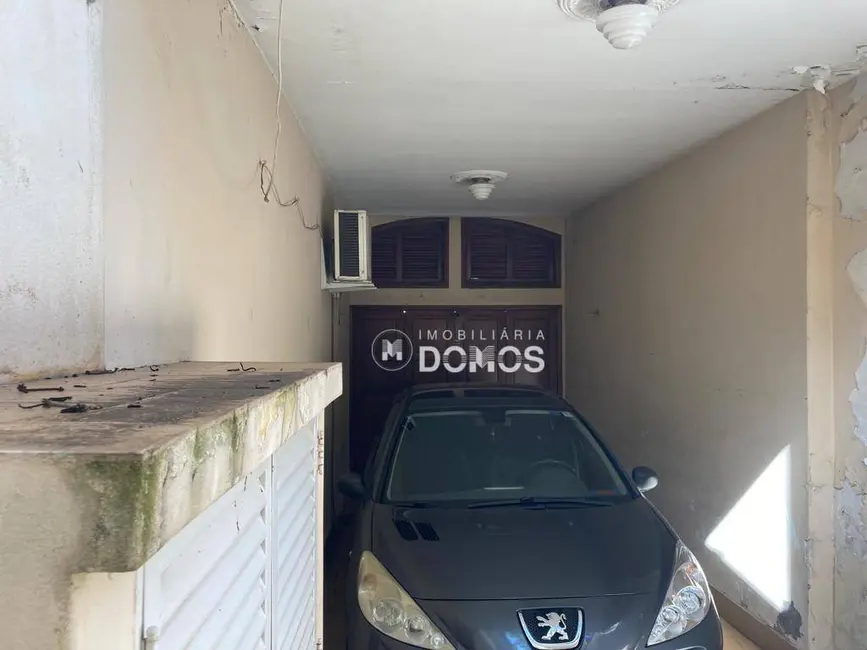 Foto 4 de Casa com 3 quartos à venda, 300m2 em Centro, Guaratingueta - SP