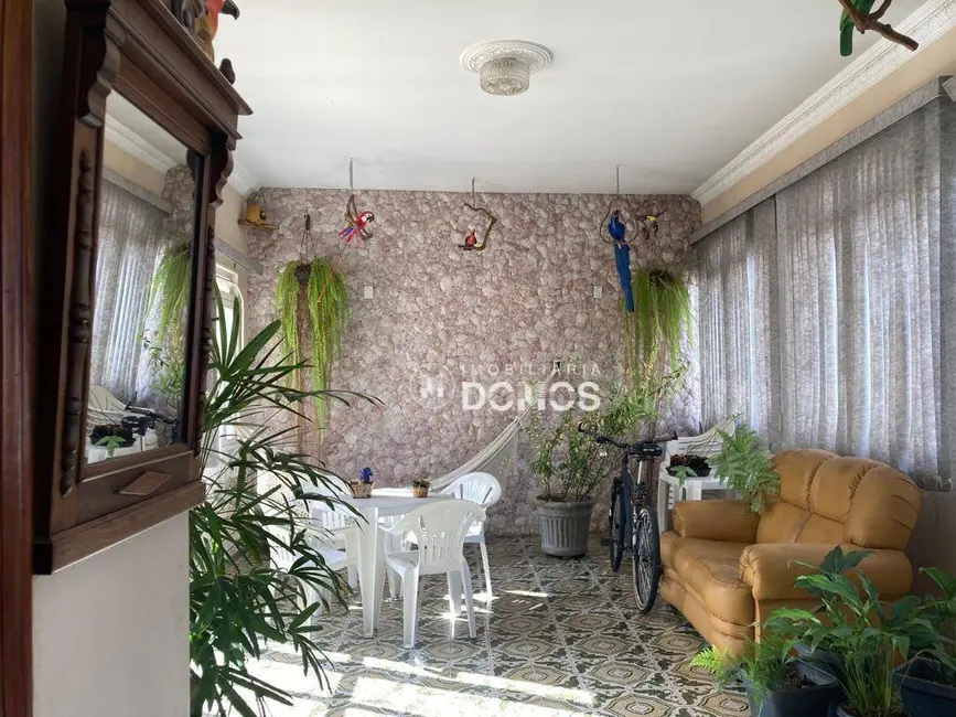 Foto 9 de Casa com 3 quartos à venda, 300m2 em Centro, Guaratingueta - SP