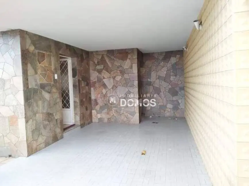 Foto 2 de Casa com 3 quartos à venda, 300m2 em Jardim Rony, Guaratingueta - SP
