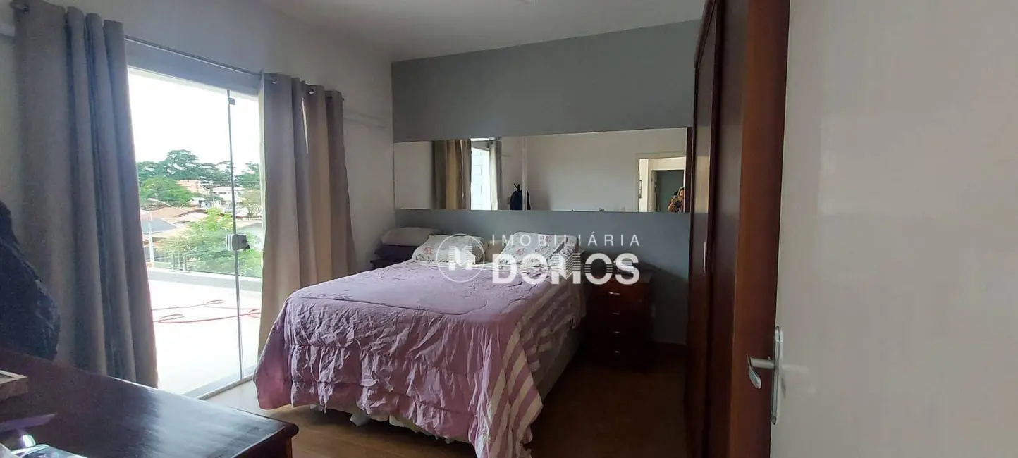 Foto 1 de Casa com 2 quartos à venda, 345m2 em Guaratingueta - SP