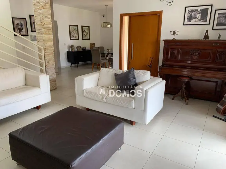 Foto 4 de Casa com 3 quartos à venda, 300m2 em Portal das Colinas, Guaratingueta - SP