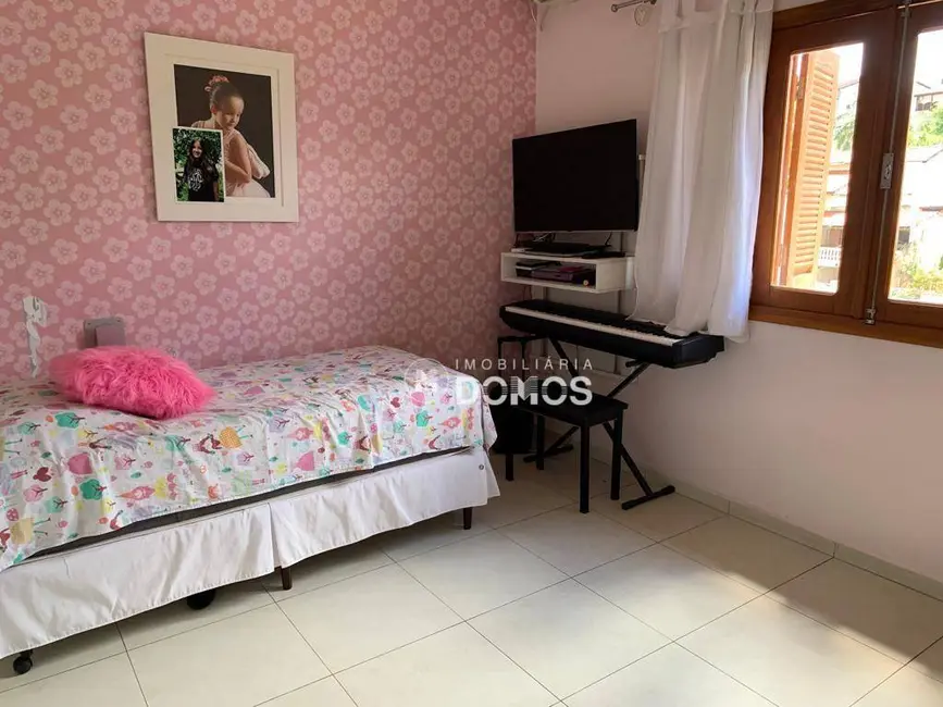 Foto 2 de Casa com 3 quartos à venda, 300m2 em Portal das Colinas, Guaratingueta - SP