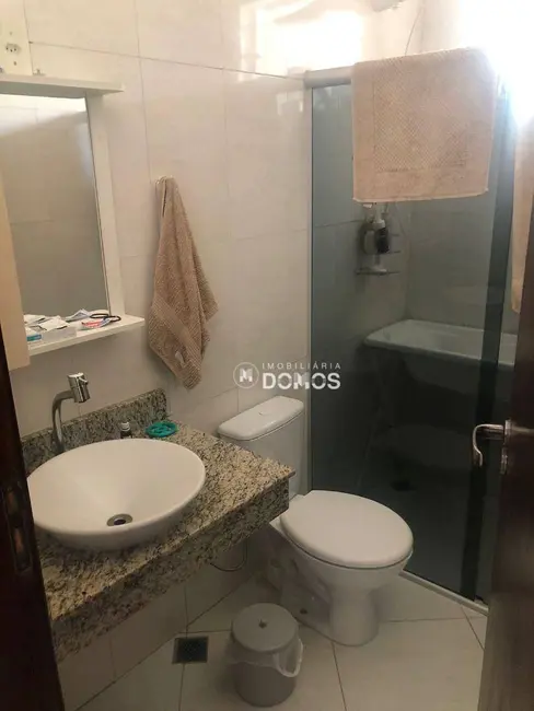 Foto 3 de Casa com 3 quartos à venda, 300m2 em Guaratingueta - SP