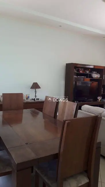 Foto 8 de Casa com 3 quartos à venda, 300m2 em Portal das Colinas, Guaratingueta - SP