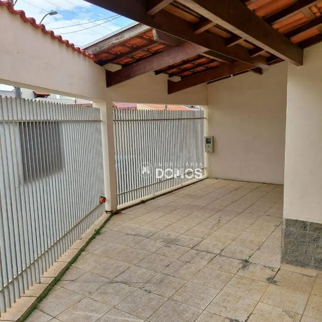Foto 4 de Casa com 3 quartos à venda em Parque São Francisco, Guaratingueta - SP