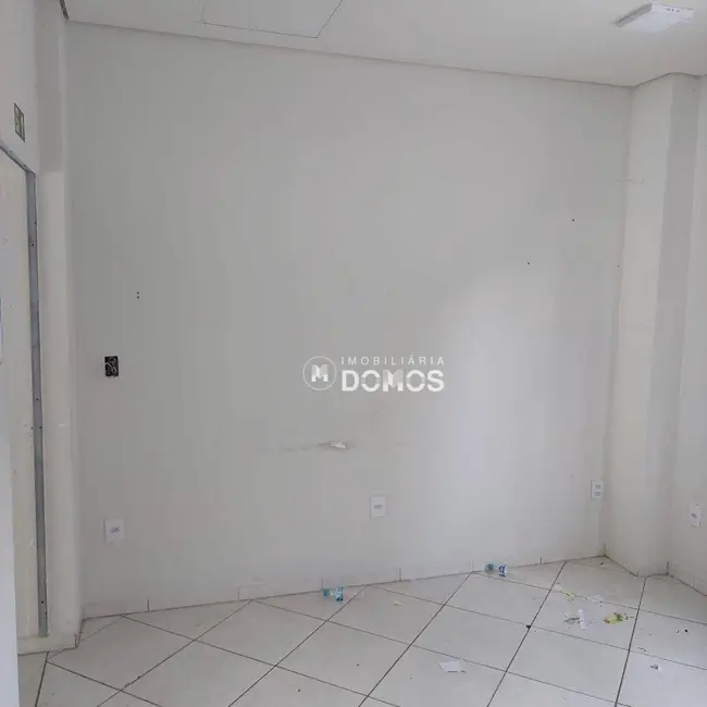 Foto 7 de Loja para alugar, 390m2 em Cruz, Lorena - SP