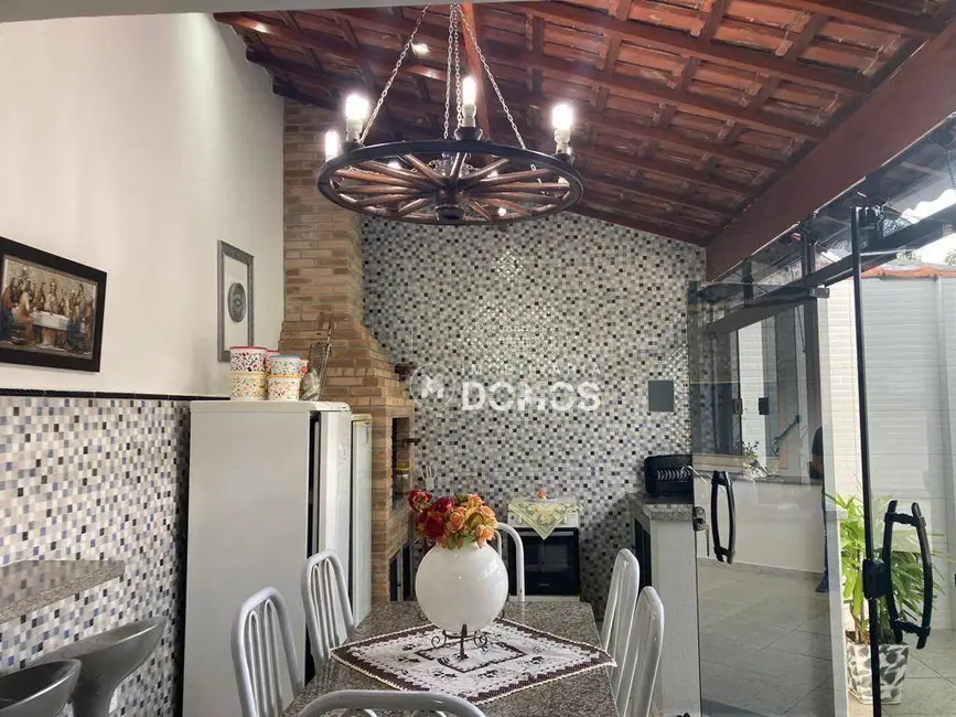 Foto 6 de Casa com 2 quartos à venda, 250m2 em Guaratingueta - SP