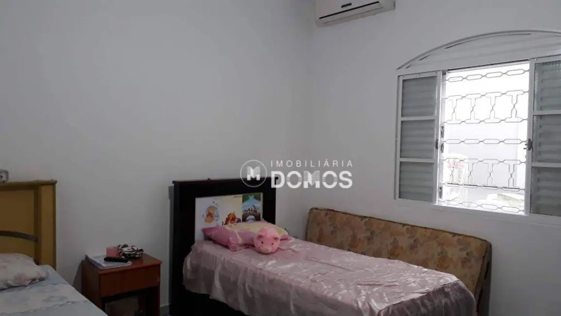 Foto 3 de Casa com 3 quartos à venda em Vila Comendador Rodrigues Alves, Guaratingueta - SP