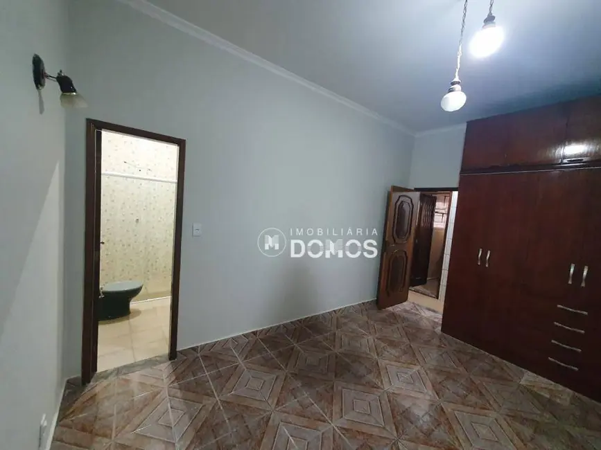 Foto 3 de Casa com 4 quartos à venda, 300m2 em Vila Comendador Rodrigues Alves, Guaratingueta - SP