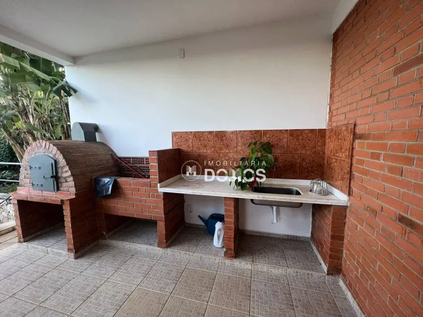 Foto 2 de Casa com 3 quartos à venda, 1003m2 em Jardim Panorama, Guaratingueta - SP