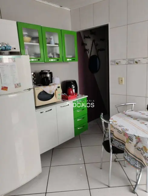 Foto 3 de Casa com 2 quartos à venda, 125m2 em Aparecida - SP