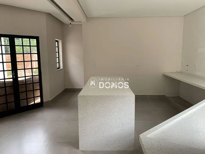 Foto 5 de Casa com 3 quartos à venda, 1003m2 em Jardim Panorama, Guaratingueta - SP