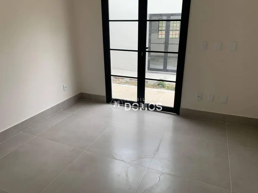 Foto 8 de Casa com 3 quartos à venda, 1003m2 em Jardim Panorama, Guaratingueta - SP