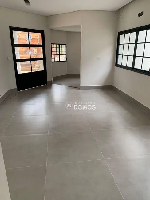 Foto 2 de Casa com 3 quartos à venda, 1003m2 em Jardim Panorama, Guaratingueta - SP