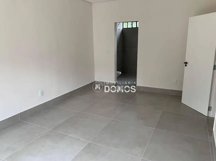 Foto 9 de Casa com 3 quartos à venda, 1003m2 em Jardim Panorama, Guaratingueta - SP