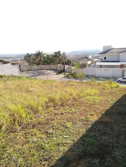 Foto 3 de Terreno / Lote à venda, 732m2 em Village Mantiqueira, Guaratingueta - SP
