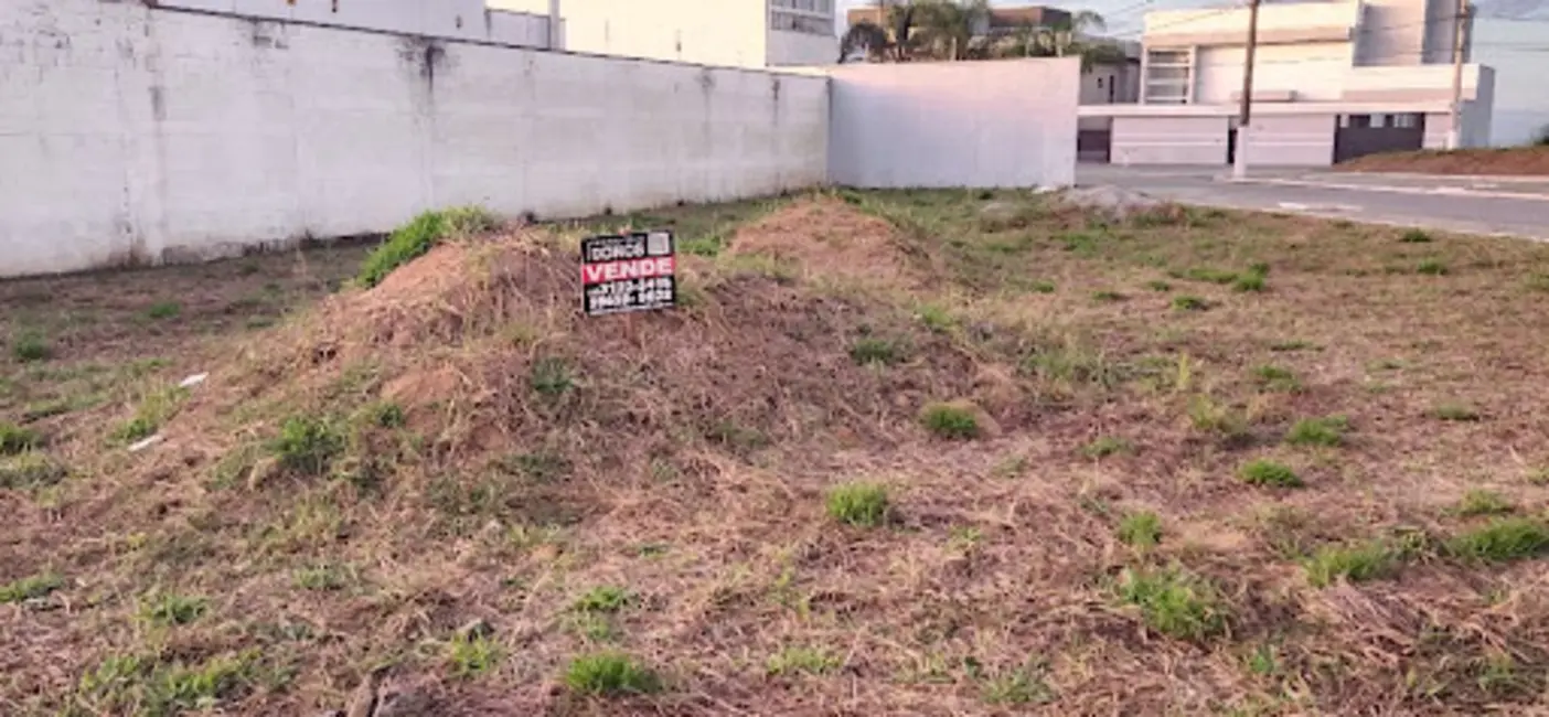 Foto 2 de Terreno / Lote à venda, 493m2 em Village Mantiqueira, Guaratingueta - SP