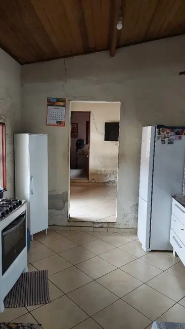 Foto 1 de Casa com 2 quartos à venda, 73m2 em Guaratingueta - SP