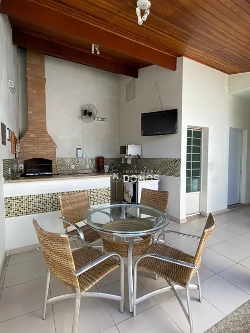 Casa de Condomínio com 3 quartos à venda, 168m2 em São Benedito, Guaratingueta - SP - imagem 6 Foto 6 de Casa de Condomínio com 3 quartos à venda, 168m2 em São Benedito, Guaratingueta - SP