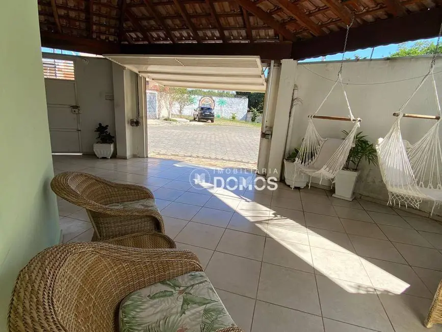 Casa de Condomínio com 3 quartos à venda, 168m2 em São Benedito, Guaratingueta - SP - imagem 3 Foto 3 de Casa de Condomínio com 3 quartos à venda, 168m2 em São Benedito, Guaratingueta - SP