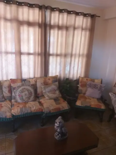 Casa com 3 quartos à venda, 300m2 em Pedregulho, Guaratingueta - SP - imagem 6 Foto 6 de Casa com 3 quartos à venda, 300m2 em Pedregulho, Guaratingueta - SP