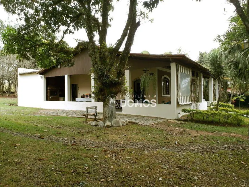 Chácara com 3 quartos à venda, 2000m2 em Pingo de Ouro, Guaratingueta - SP - imagem 4 Foto 4 de Chácara com 3 quartos à venda, 2000m2 em Pingo de Ouro, Guaratingueta - SP