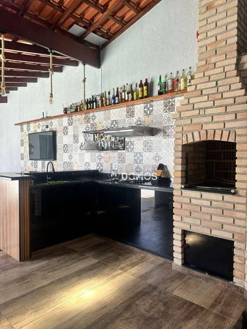 Casa com 3 quartos à venda, 250m2 em Parque do Sol, Guaratingueta - SP - imagem 7 Foto 7 de Casa com 3 quartos à venda, 250m2 em Parque do Sol, Guaratingueta - SP