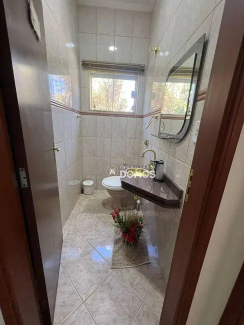 Casa com 5 quartos à venda, 1004m2 em Jardim Panorama, Guaratingueta - SP - imagem 4 Foto 4 de Casa com 5 quartos à venda, 1004m2 em Jardim Panorama, Guaratingueta - SP