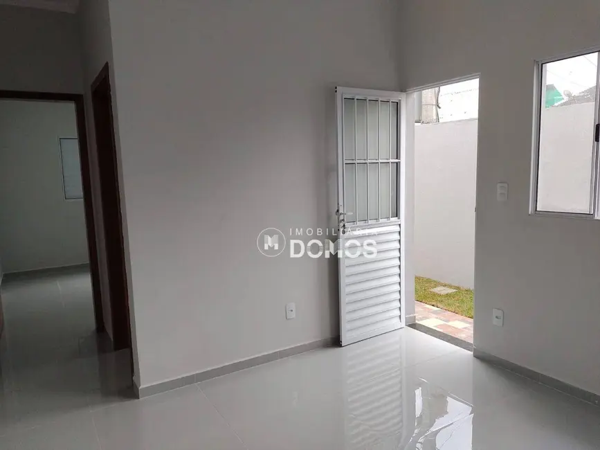Foto 2 de Casa com 2 quartos à venda, 125m2 em Jardim do Vale, Guaratingueta - SP
