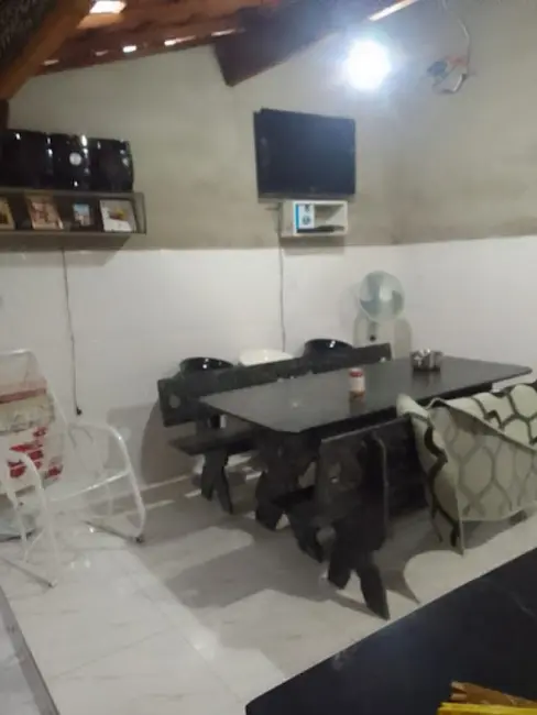 Foto 6 de Casa com 2 quartos à venda, 160m2 em Guaratingueta - SP