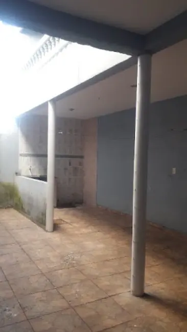 Foto 2 de Casa com 4 quartos à venda, 250m2 em Parque São Francisco III, Guaratingueta - SP