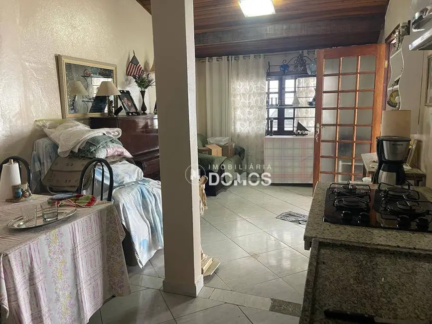 Casa com 1 quarto à venda, 250m2 em Aparecida - SP - imagem 4 Foto 4 de Casa com 1 quarto à venda, 250m2 em Aparecida - SP