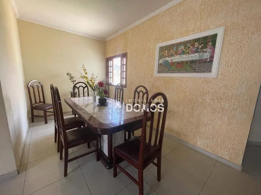 Foto 1 de Casa com 3 quartos à venda, 500m2 em Aparecida - SP