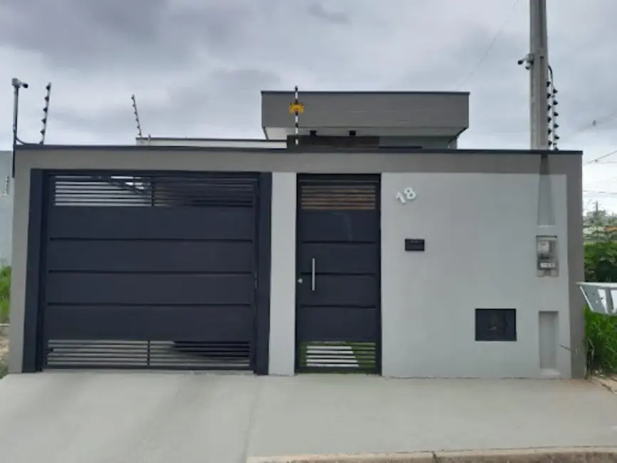 Foto 1 de Casa com 3 quartos à venda, 175m2 em Pindamonhangaba - SP