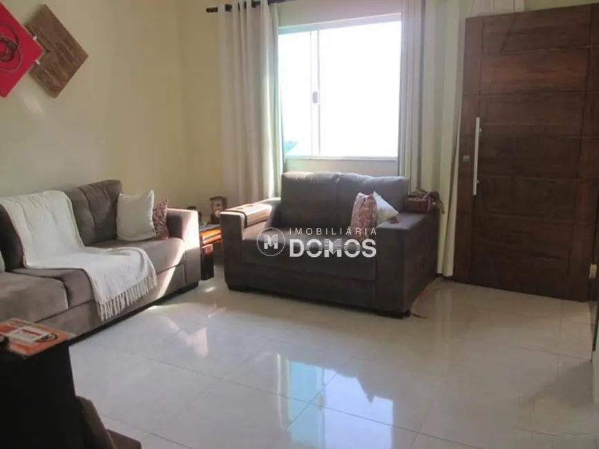 Foto 9 de Casa com 3 quartos à venda, 300m2 em Jardim Bela Vista, Guaratingueta - SP