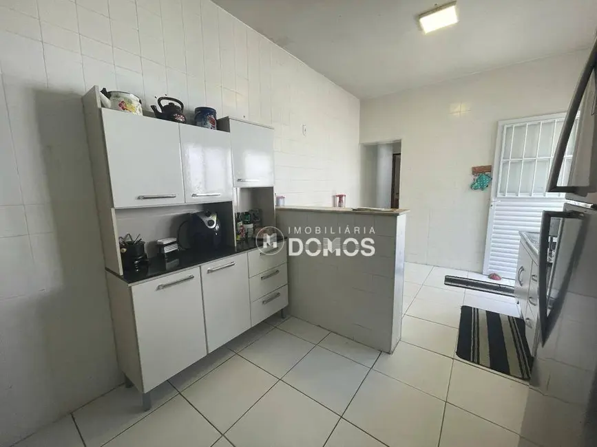 Foto 4 de Casa com 3 quartos à venda, 172m2 em Centro, Guaratingueta - SP