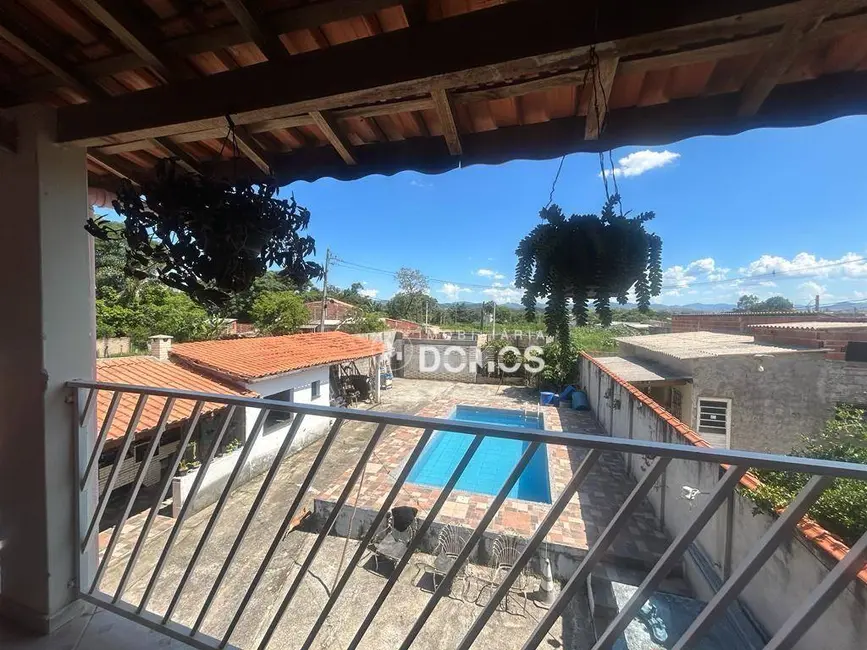 Casa com 4 quartos à venda, 620m2 em Jardim do Vale, Guaratingueta - SP - imagem 2 Foto 2 de Casa com 4 quartos à venda, 620m2 em Jardim do Vale, Guaratingueta - SP