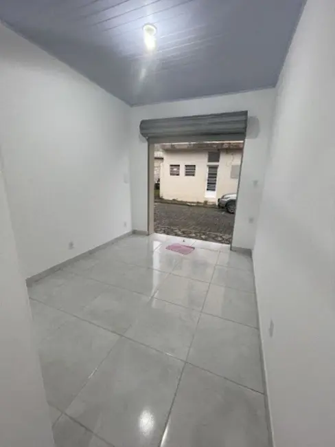 Loja para alugar, 20m2 em Centro, Guaratingueta - SP - imagem 8 Foto 8 de Loja para alugar, 20m2 em Centro, Guaratingueta - SP