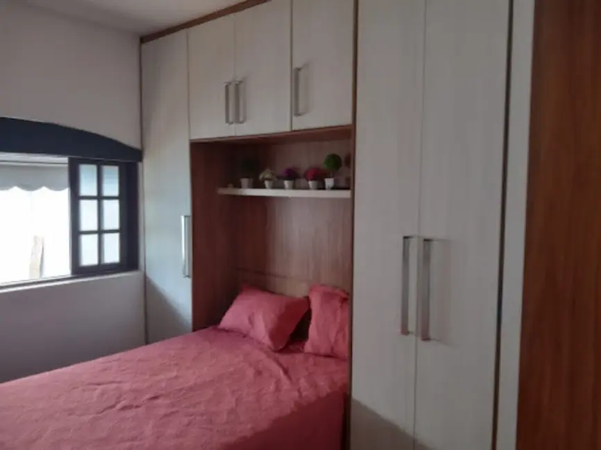 Foto 1 de Casa com 2 quartos à venda, 150m2 em Guaratingueta - SP